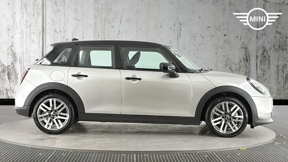 Used Mini Cooper Hatch 113 kW (154 HP) 2025 Silver Hatchback