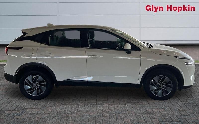 Used Nissan Qashqai Acenta Premium 140 HP (102 kW) 2023 White SUV