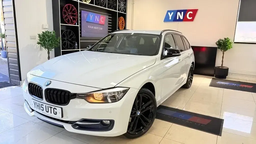 Begagnad BMW 320 Sport Line 2015 Vit Kombi