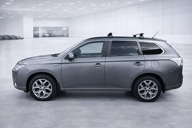 Used Mitsubishi Outlander P-HEV 2015 Grey Estate
