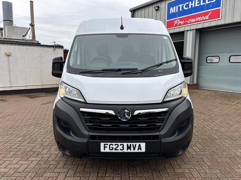 Used Vauxhall Movano Edition 140 HP (102 kW) 2023 White MPV