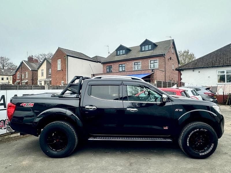Used Nissan Navara 190 HP (139 kW) 2019 Black Pickup