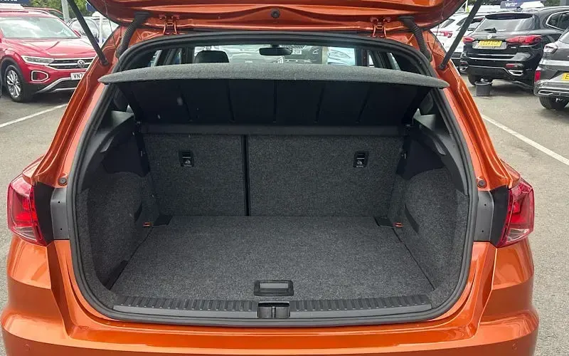 Usado Seat Arona XCELLENCE Lux 116 CV (85 kW) 2020 Naranja SUV