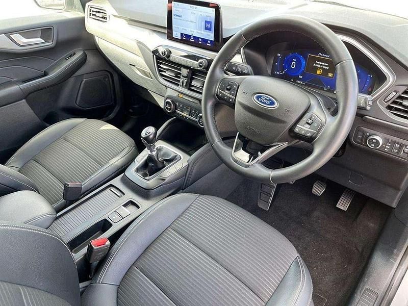 Used Ford Kuga Titanium 120 HP (88 kW) 2022 Silver SUV