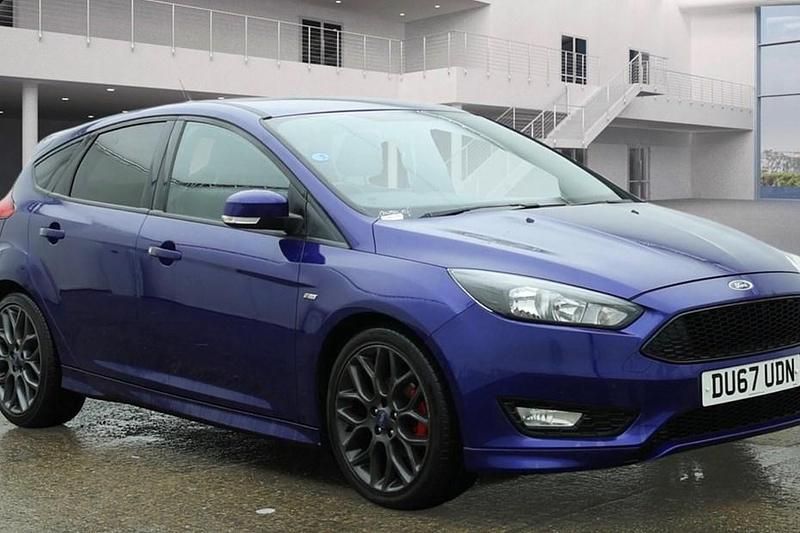 Used Ford Focus ST-Line 120 HP (88 kW) 2017 Blue Hatchback