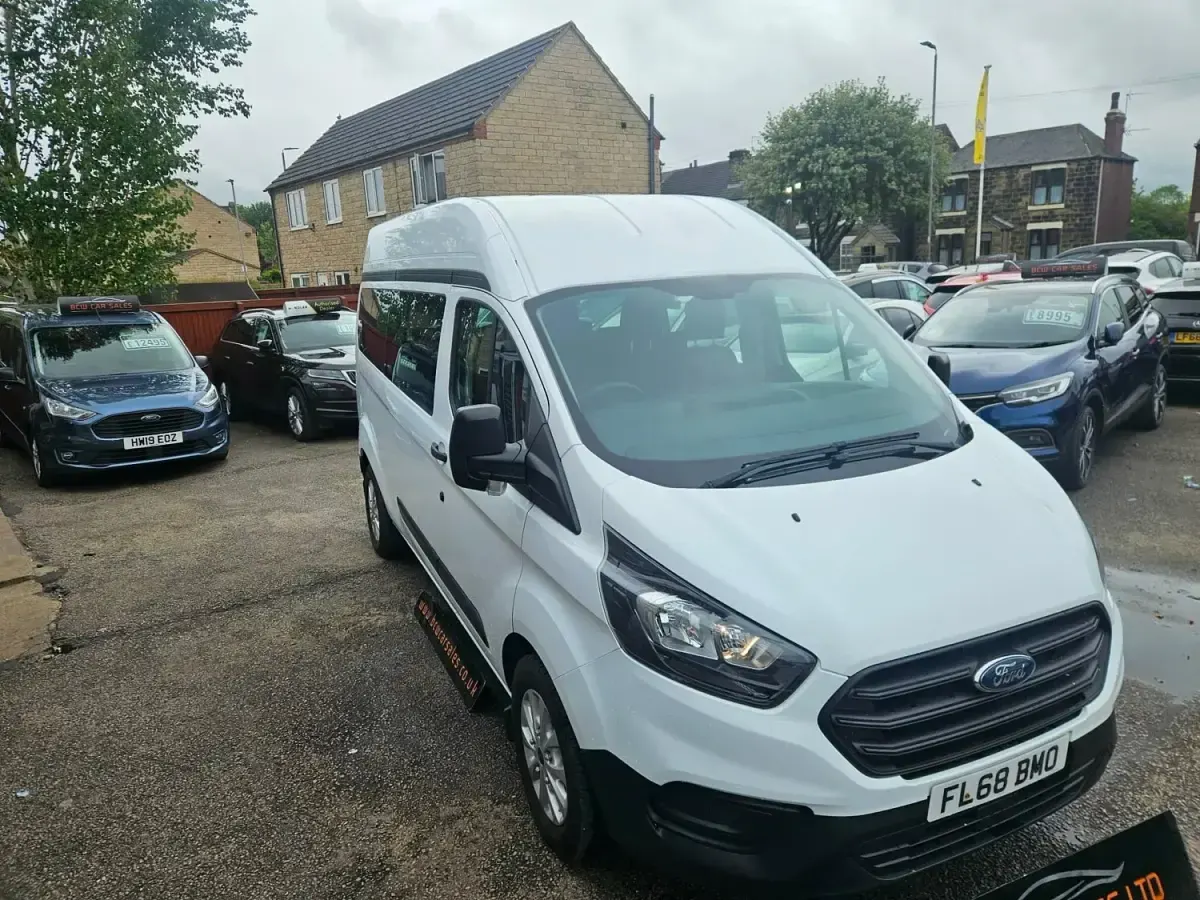 Usado Ford Transit Custom Trend 130 CV (95 kW) 2018 Blanco Familiar