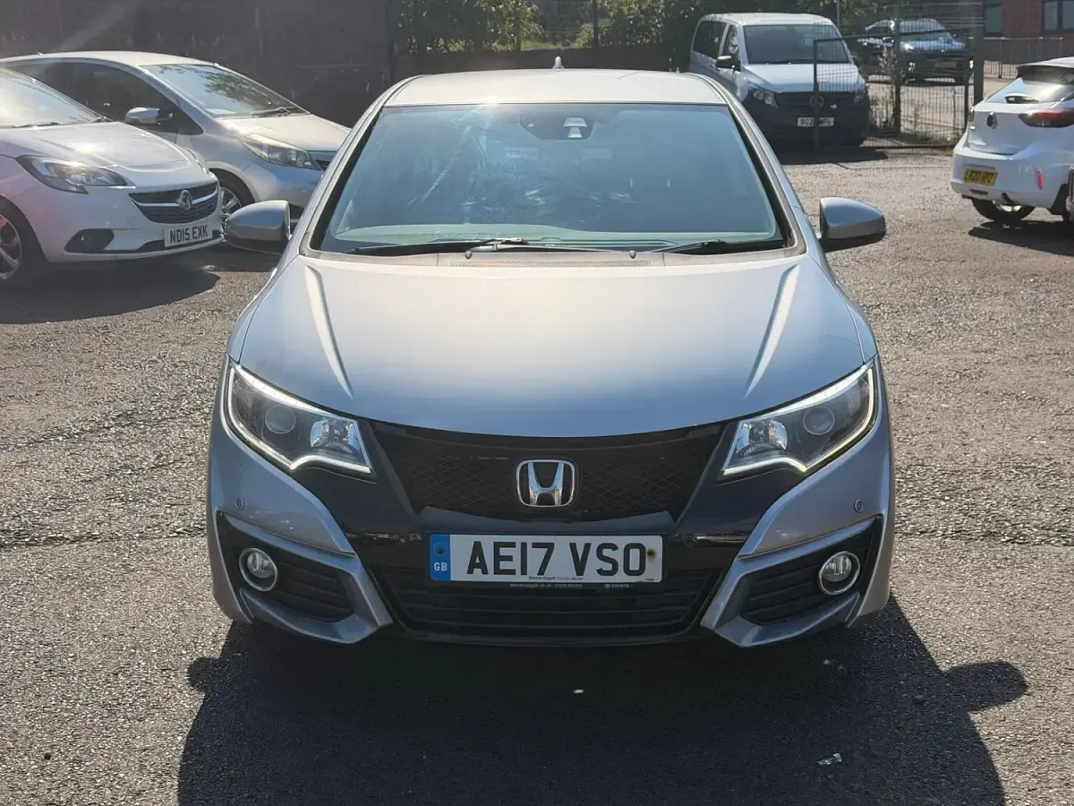 Used Honda Civic SE Plus 2017 Silver Hatchback