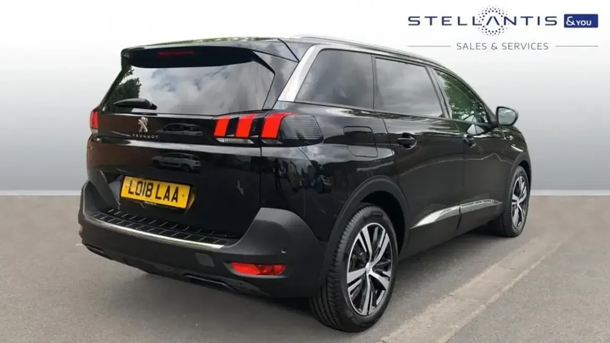 Used Peugeot 5008 Allure 129 HP (94 kW) 2018 Black SUV