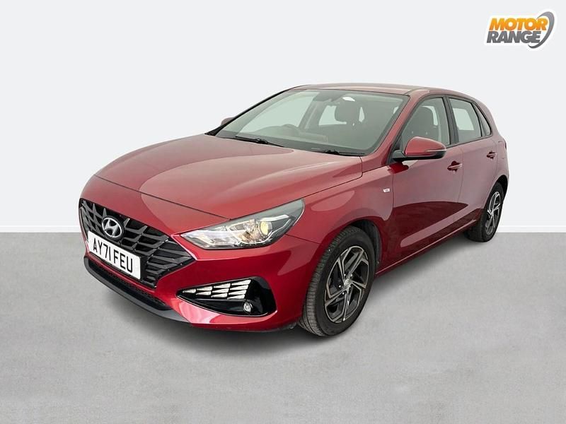 Red Used 2021 Hyundai i30 SE Hatchback | £13,895 (Fair price) - Image 1/4