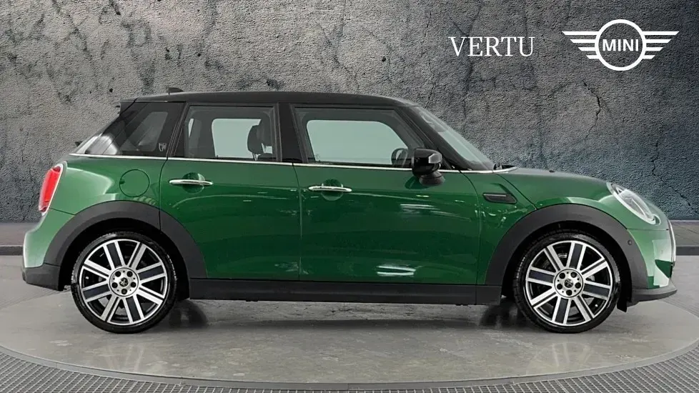 Used Mini Cooper Exclusive 134 HP (98 kW) 2023 Green Hatchback