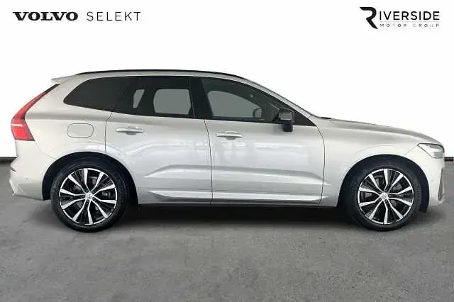 Used Volvo XC60 Ultimate 250 HP (183 kW) 2023 Silver dawn SUV