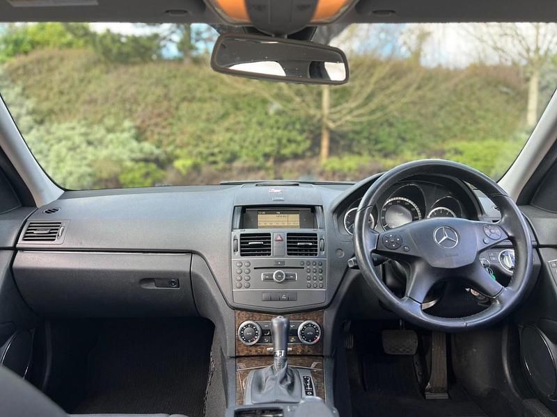 Used Mercedes C180 Elegance 156 HP (114 kW) 2011 Black Sedan