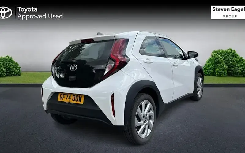 Used Toyota Aygo X PURE 72 HP (52 kW) 2024 White SUV
