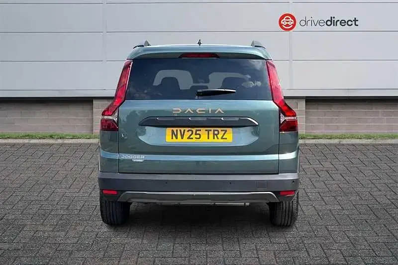 Used Dacia Jogger Extreme 140 HP (102 kW) 2025 Green MPV