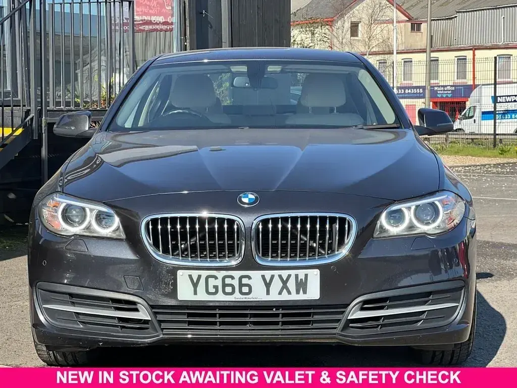 Used BMW 520 Comfort Edition 190 HP (139 kW) 2016 Grey Sedan