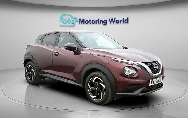 Used Nissan Juke N-Connecta 114 HP (83 kW) 2023 Red SUV