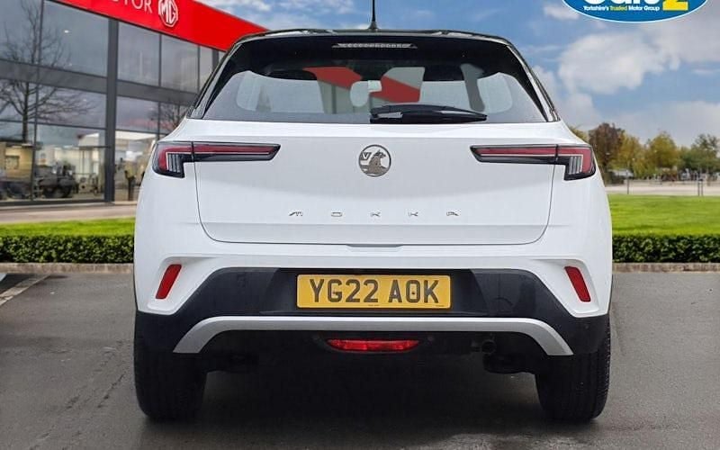 Used Vauxhall Mokka Edition 101 HP (74 kW) 2022 White SUV