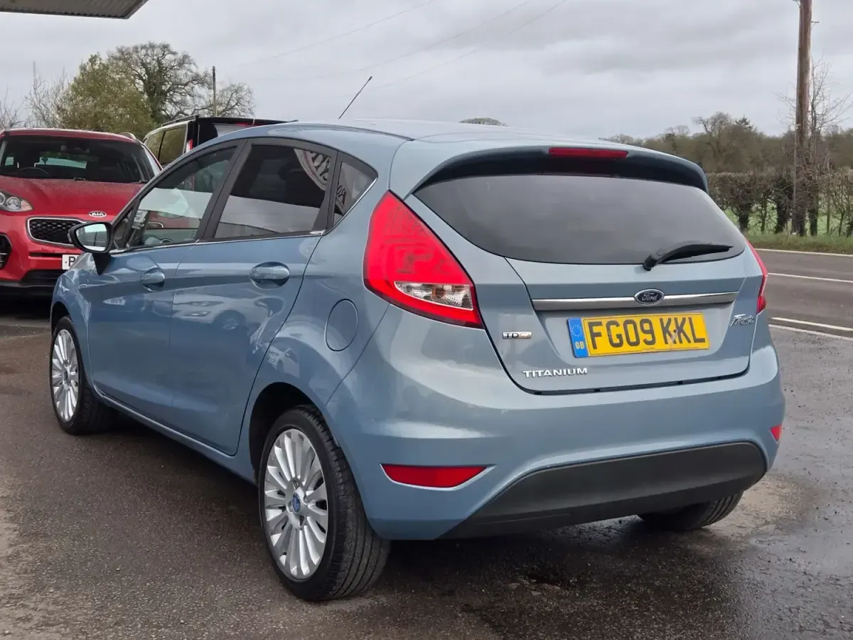 Usado Ford Fiesta Titanium 2009 Azul Citadino