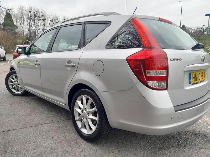 Used Kia Ceed 2010 Silver Hatchback