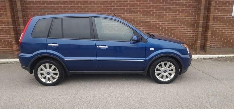 Used Ford Fusion Titanium 99 HP (72 kW) 2009 Blue Hatchback
