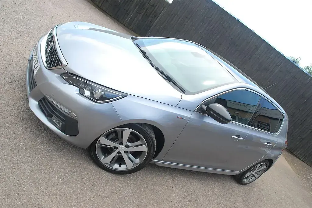 Używany Peugeot 308 GT-line 2020 Szary Hatchback