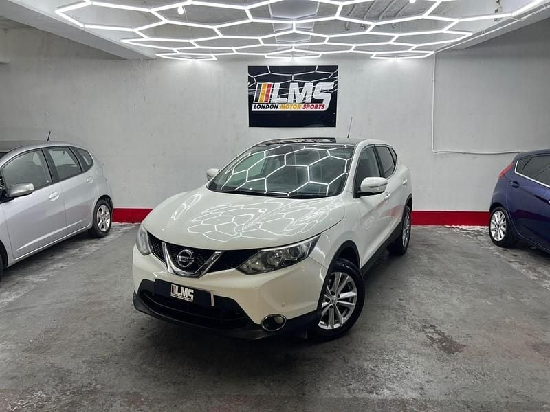 Used Nissan Qashqai Acenta Premium 2014 White SUV