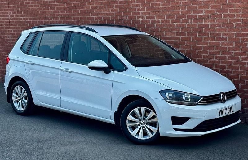 White Used 2017 VW Golf Sportsvan SE MPV | £11,700 (Fair price) - Image 1/4