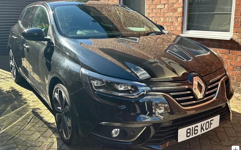 Used 2016 Renault Mégane III Signature Hatchback | £9,999 (Expensive) - Image 1/3