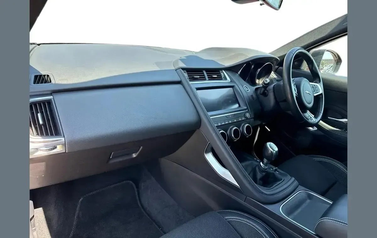 Used Jaguar E-Pace R-Dynamic 150 HP (110 kW) 2019 Red SUV