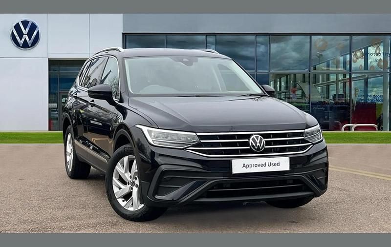 Used VW Tiguan Allspace Life 150 HP (110 kW) 2023 Black SUV