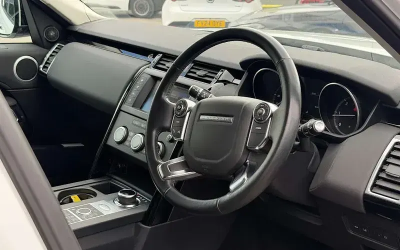 Used Land Rover Discovery 5 SE 241 HP (177 kW) 2020 SUV