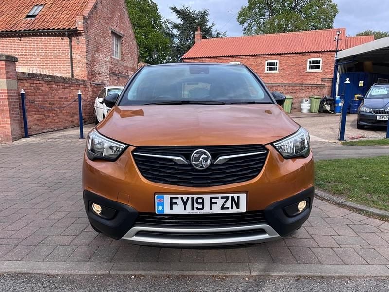 Second-hand Vauxhall Crossland X Elite 110 CP (80 kW) 2019 Portocaliu SUV