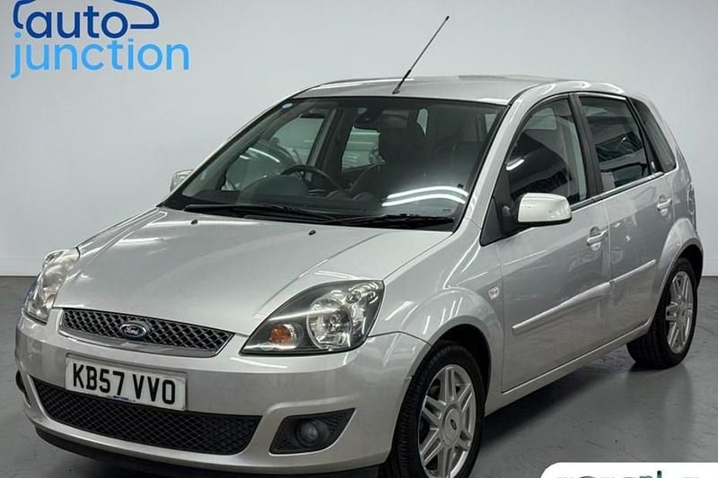 Used Ford Fiesta Ghia 2007 Silver Hatchback