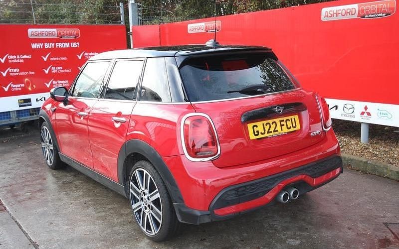 Used Mini Cooper S Exclusive 178 HP (130 kW) 2022 Red Hatchback