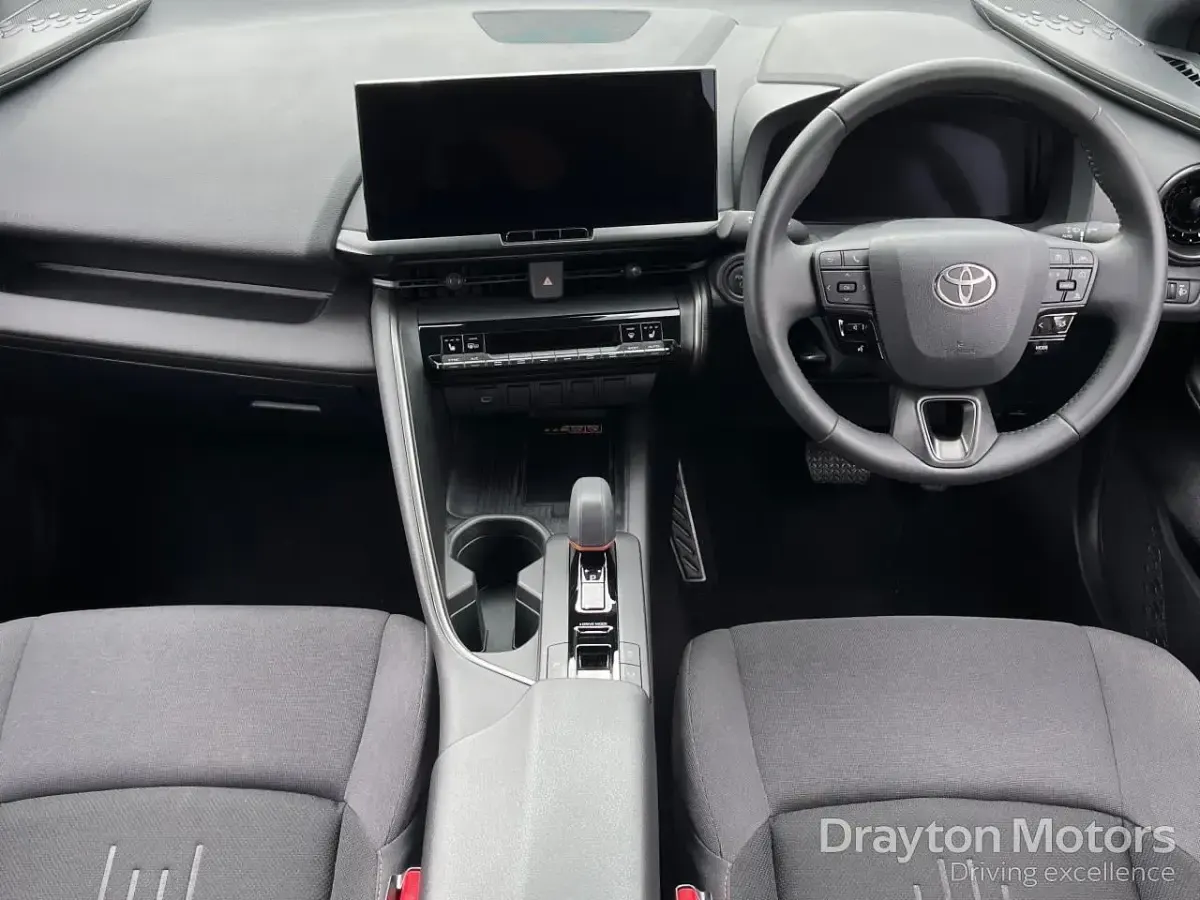 Used Toyota C-HR Design 140 HP (102 kW) 2025 White SUV