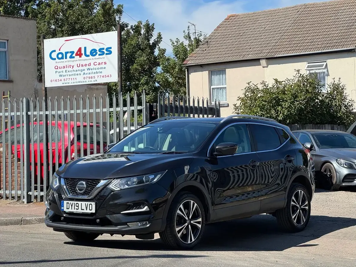 Used Nissan Qashqai N-Connecta 115 HP (84 kW) 2019 Black SUV