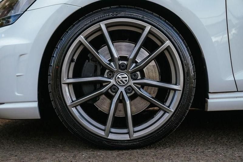 Used VW Golf VII R 2016 White Hatchback