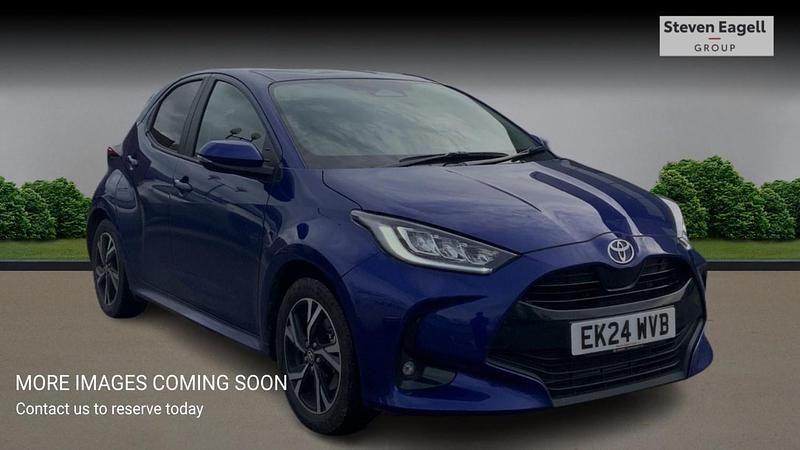 Used Toyota Yaris Hybrid Design 2024 Blue Hatchback