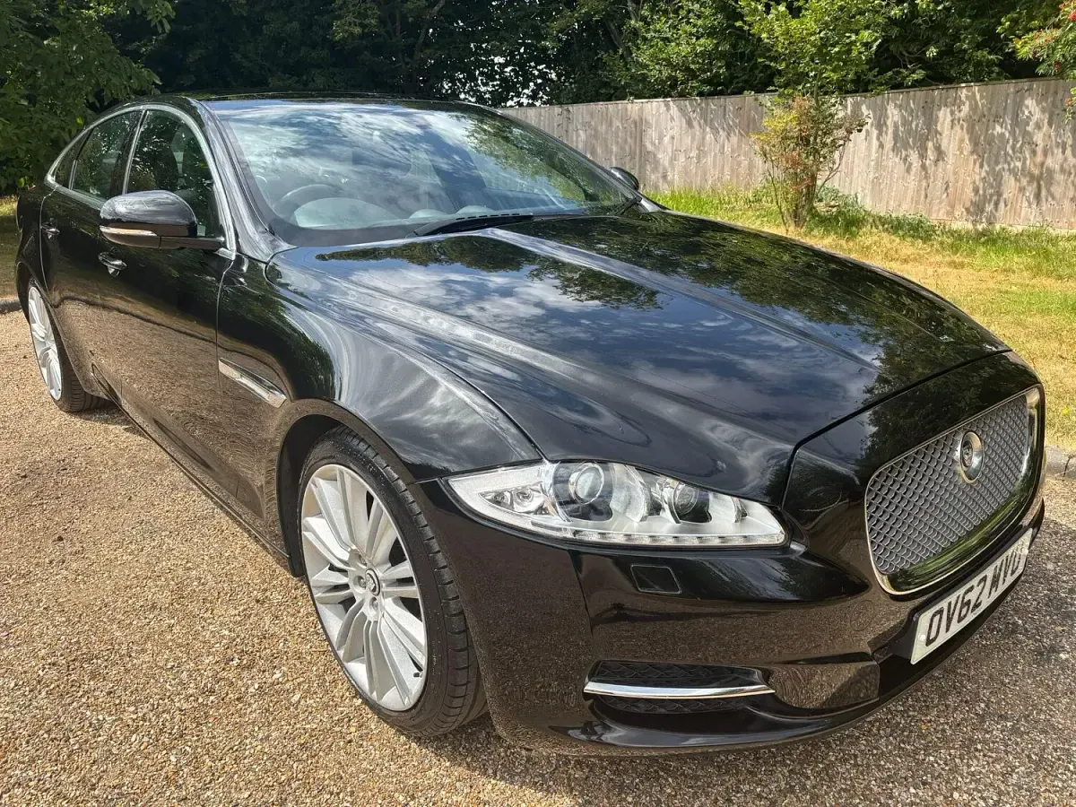 Used Jaguar XJ Portfolio 340 HP (250 kW) 2012 Black Sedan