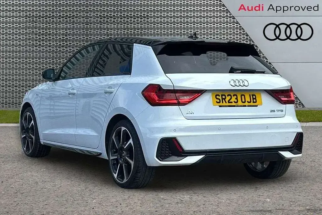 Used Audi A1 Black Edition 94 HP (69 kW) 2023 White SUV