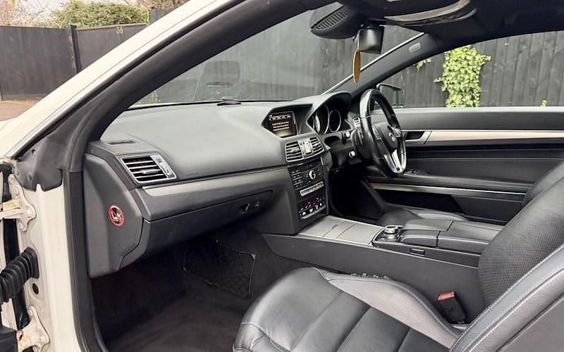 Used Mercedes E220 AMG line 177 HP (130 kW) 2016 White Coupe