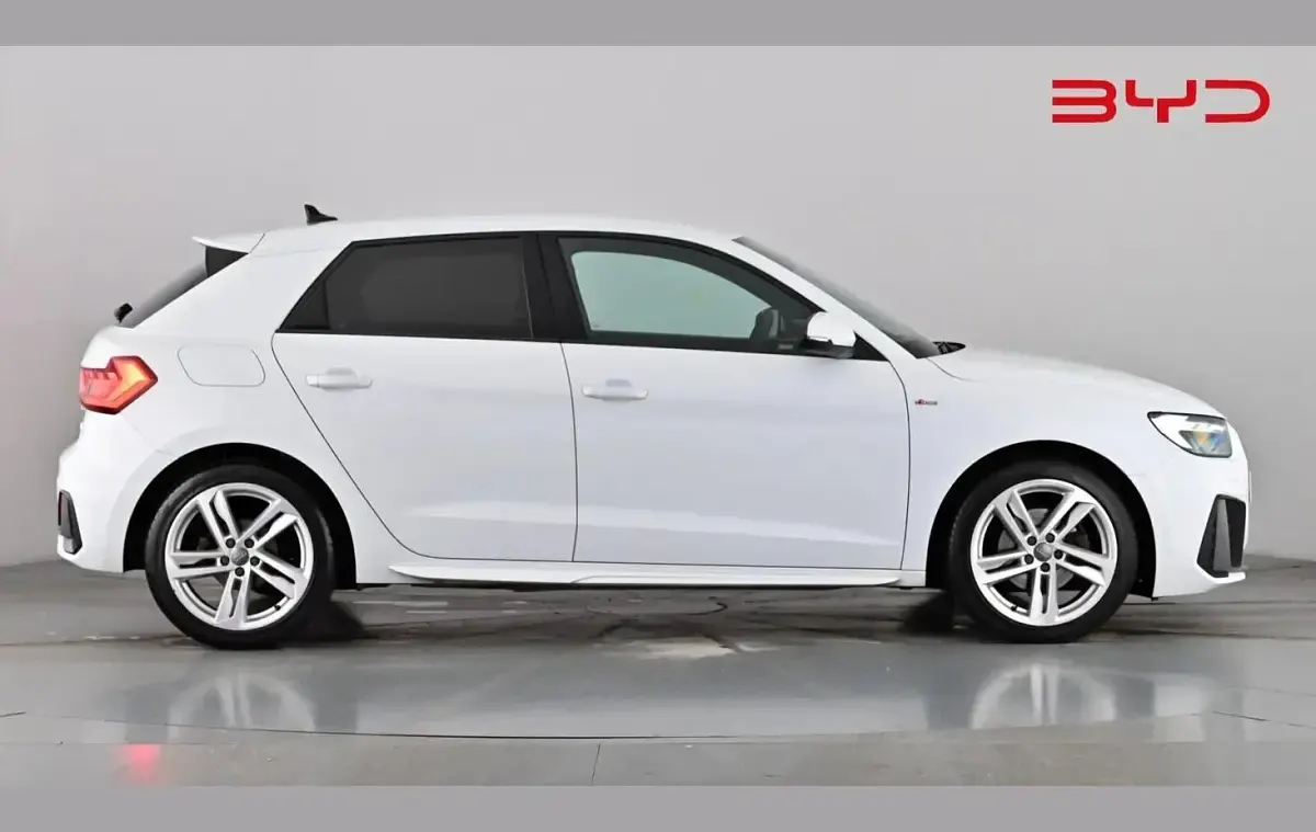 Used Audi A1 S-Line 113 HP (83 kW) 2020 White SUV