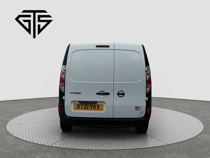 Used Nissan NV250 Acenta 95 HP (69 kW) 2021 White Van