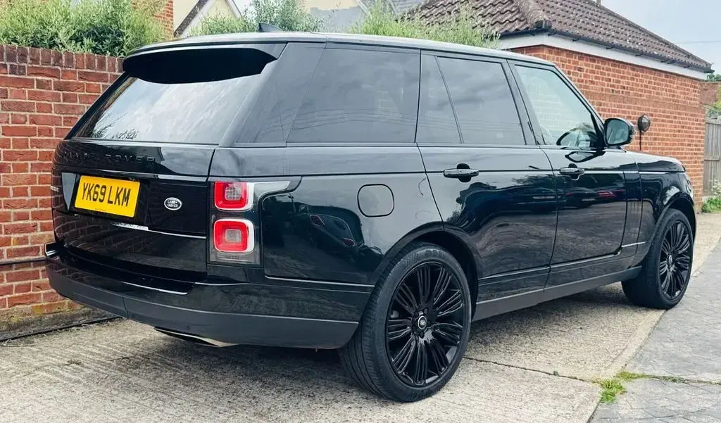 Used Land Rover Range Rover Vogue 275 HP (202 kW) 2019 Black SUV