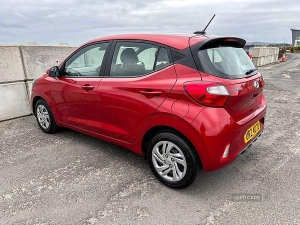 Used Hyundai i10 SE 67 HP (49 kW) 2023 Red Hatchback