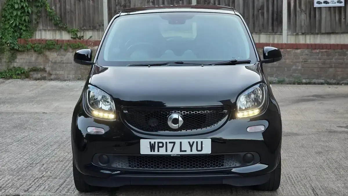 Used Smart ForFour Premium 90 HP (66 kW) 2017 Black Hatchback