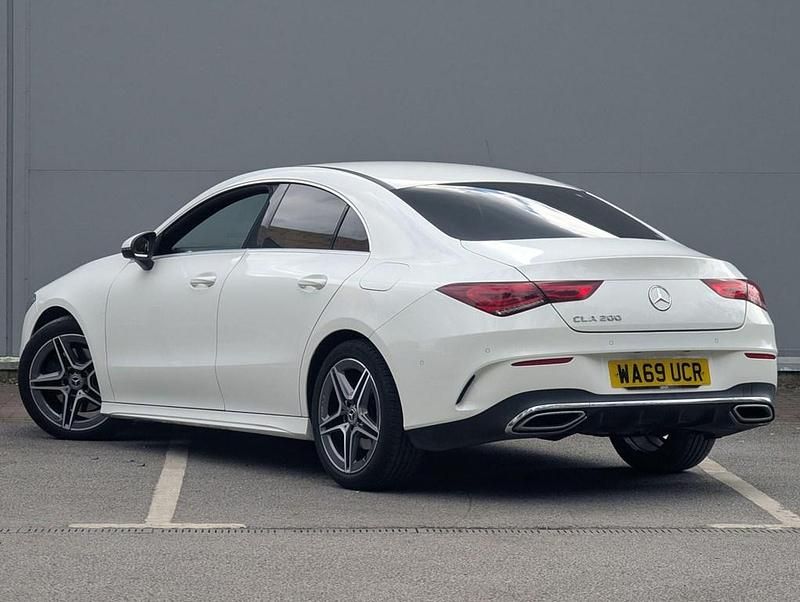 Begagnad Mercedes CLA200 AMG line 2019 Vit Sportkupé
