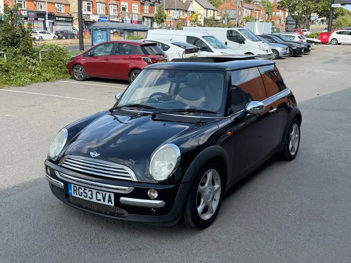 Used Mini Cooper Hatch 115 HP (84 kW) 2003 Black Hatchback