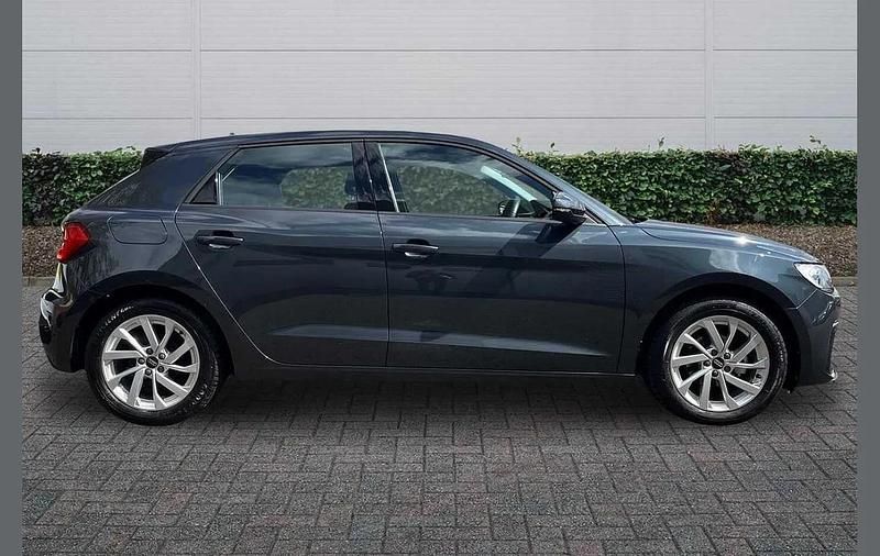 Usado Audi A1 Sport 94 HP (69 kW) 2024 Cinzento SUV