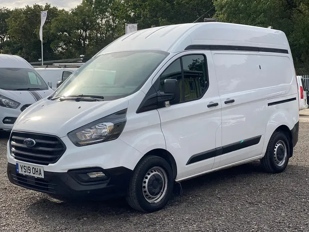 Used Ford Transit Custom 105 HP (77 kW) 2019 White Van